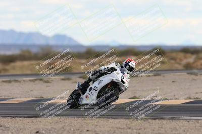 media/Nov-16-2025-Race Pace (Sun) [[8c5fa54630]]/Non Verified Riders (1st 20 Minutes)/5-Turn 15 (110pm)/